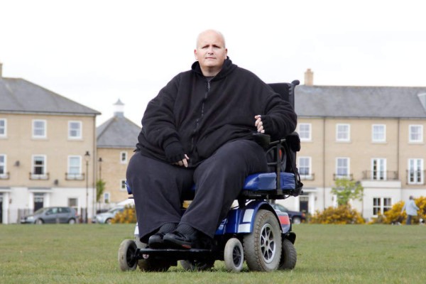 El hombre más gordo del mundo vuelve a caminar