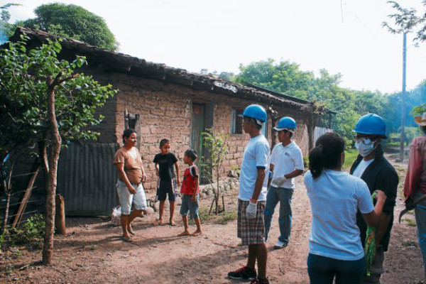 Morolica tiene benéfico ejército de Cascos Azules