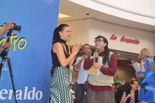 Lleno Total en el Meet and Greet de 'Betty, la Fea' en Metromall