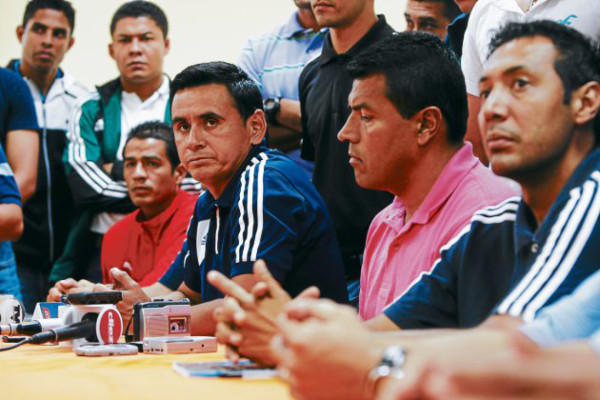 Árbitros hondureños en pie de guerra