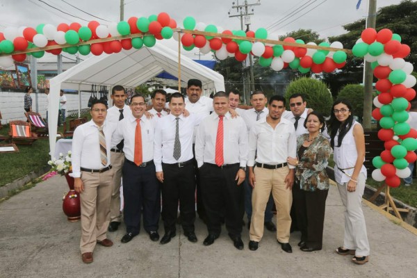 FOTOS: Reos exponen los productos elaborados con sus manos