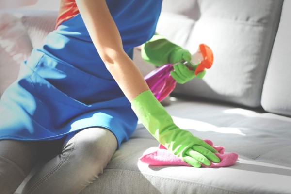 Limpie sus muebles de manera fácil