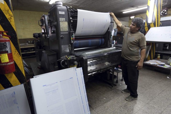 La imprenta de la Empresa Nacional de Artes Gráficas de Honduras... donde el tiempo no pasa