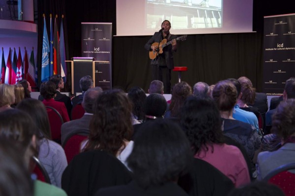 Anderson arranca gira europea