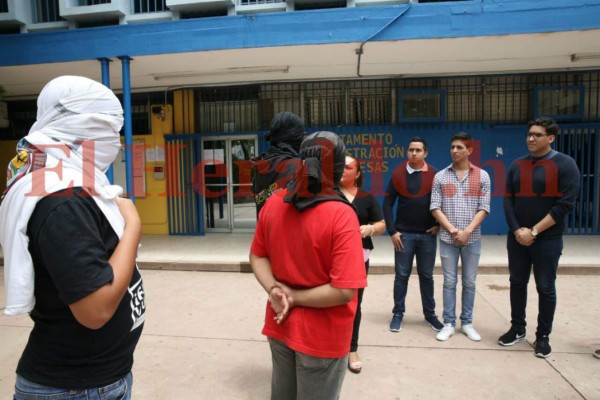 El ambiente de este viernes en la Universidad Nacional Autónoma de Honduras tras varias semanas de tomas