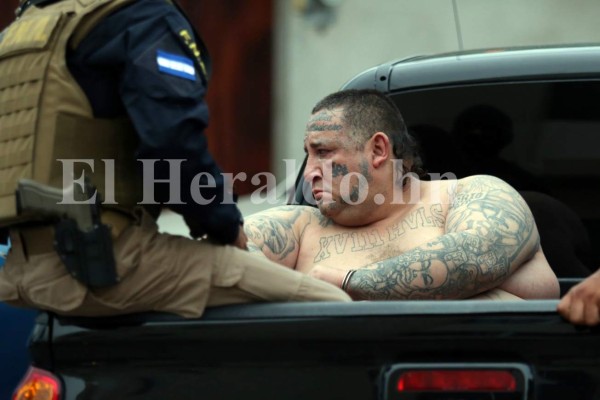 Fotos: El rostro de ira y preocupación del cabecilla de la 18 alias 'Boxer Hiuber' tras su captura