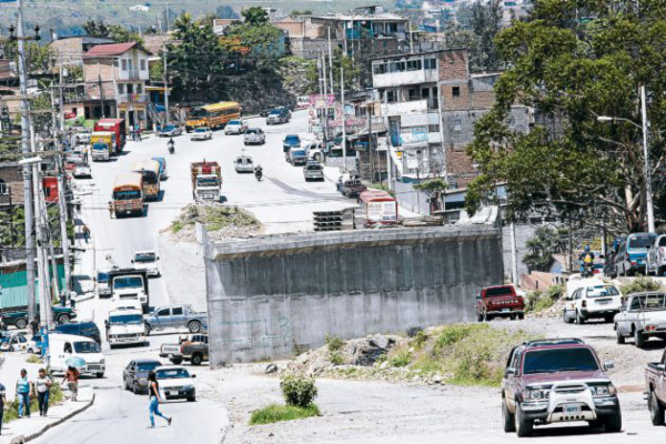 Finanzas deberá sufragar fondos para paso a desnivel