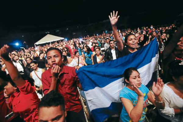 Sensacional concierto de Funky y Redimi2