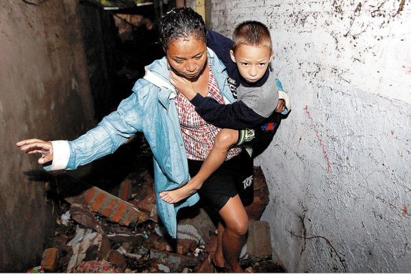 Horas de angustia por tormenta en Tegucigalpa