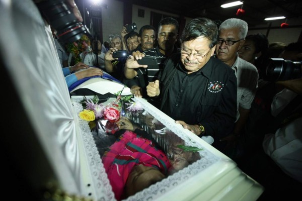 Hermana de Berta Cáceres acusa a Libre de usar sus restos como 'bandera política'