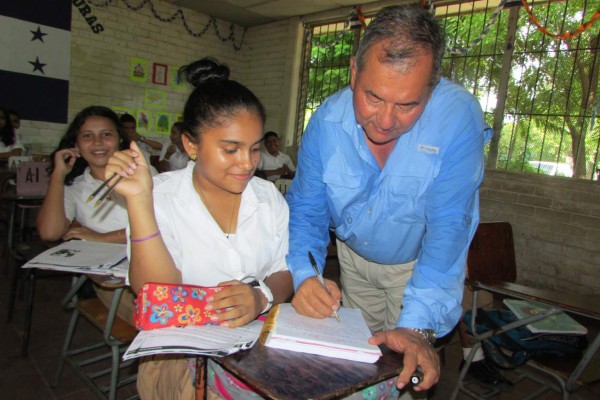 La literatura en el sur es como sembrar en el desierto del Sahara