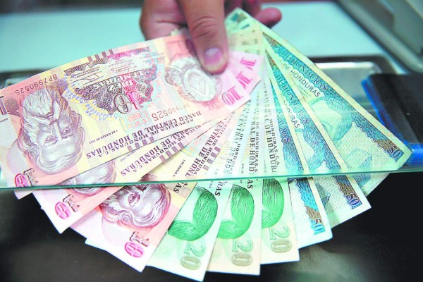 Se mantiene la meta del déficit fiscal en 3.6%