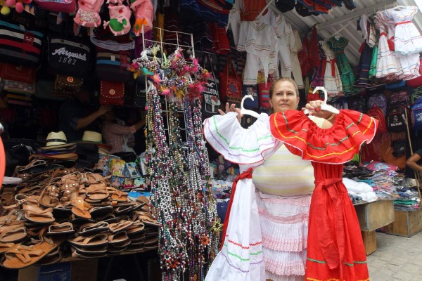 Listos atuendos para rendir tributo al Señor de la Sierra