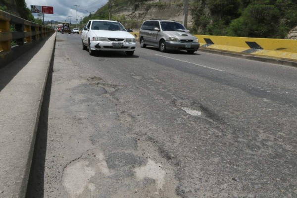 Bacheo se realizará hasta dentro de dos meses debido a las lluvias