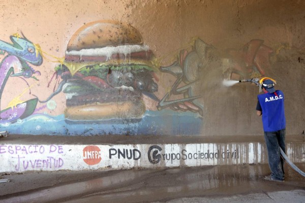 Tegucigalpa: Alcaldía aplaza borrado de grafitis