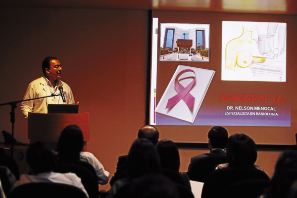 Educan sobre cáncer de mama