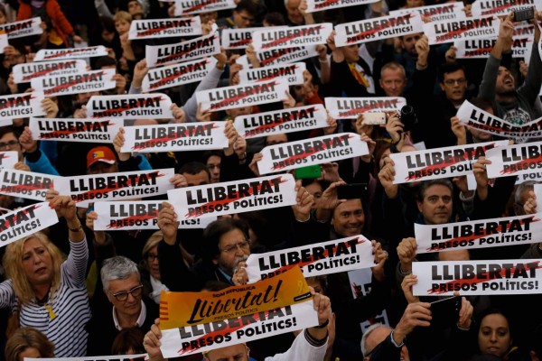 Unos 750,000 manifestantes piden en Barcelona liberación de independentistas