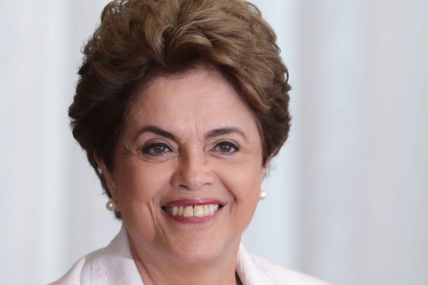 Dilma Rousseff solicita permiso a legisladores brasileños para realizar elecciones anticipadas