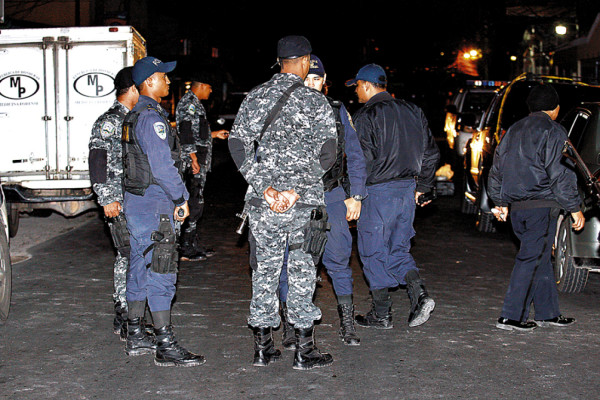 Unos 10 sujetos habrían atacado a hijo del exdirector de la Policía