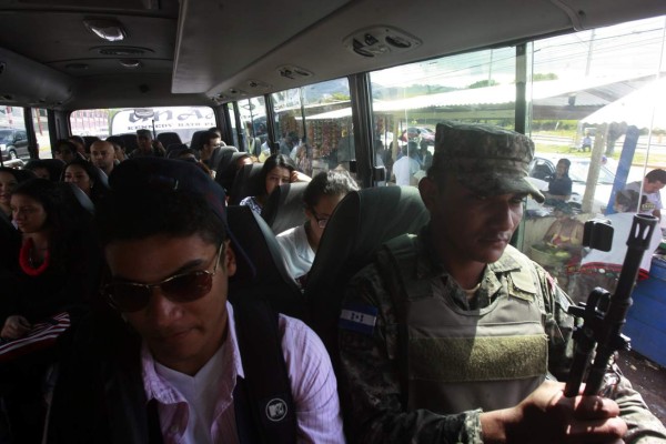 Honduras: Militares y policías brindan seguridad en terminales de buses