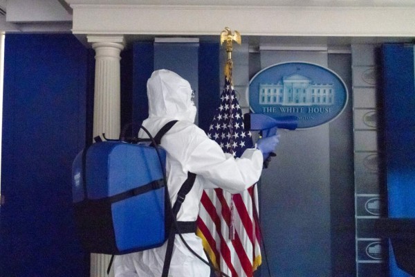 Personal de la Casa Blanca inquieto por brote de coronavirus