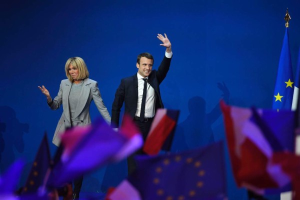 Macron asegura que sin el apoyo de su esposa no habría logrado lo que tiene hoy. Foto: AFP