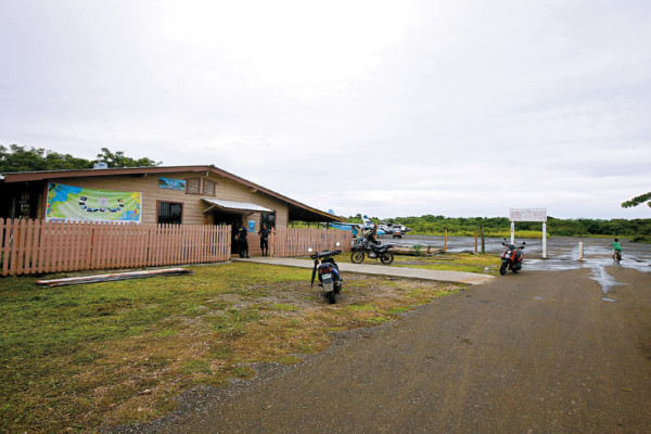 Pista destrozada en Utila pone en riesgo vida de turistas
