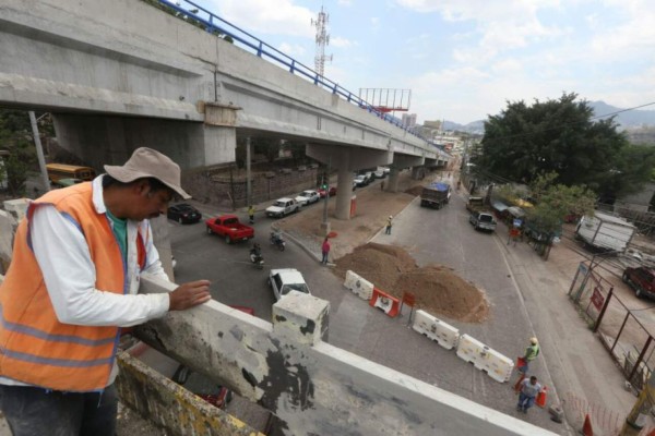Cerrado el paso vehicular desde el IHSS hasta el barrio La Bolsa