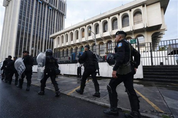 Otto Pérez Molina se presenta ante Tribunal de Justicia