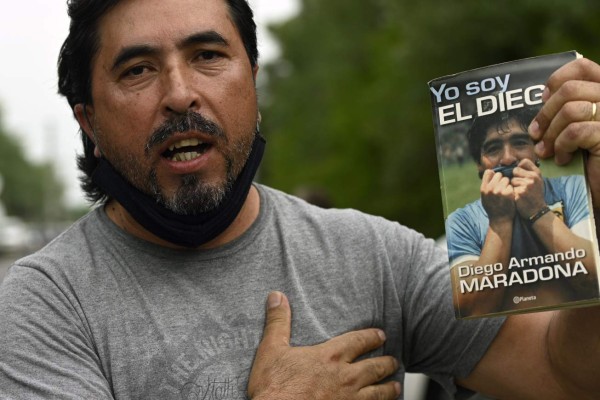 Desconsuelo: Argentina llora la muerte de Diego Armando Maradona