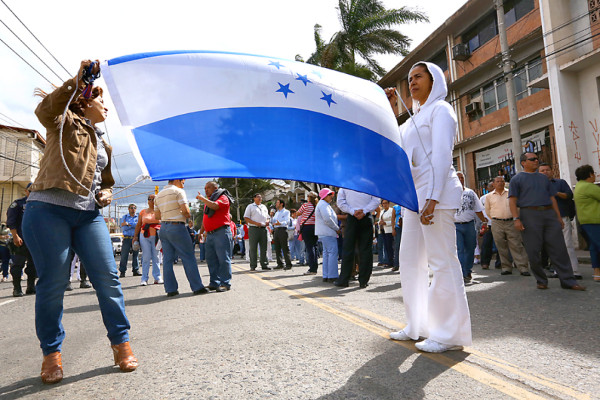 Empleados de Salud reclaman pago de salarios
