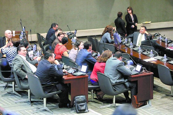 Honduras: Oposición pide sesión a directiva