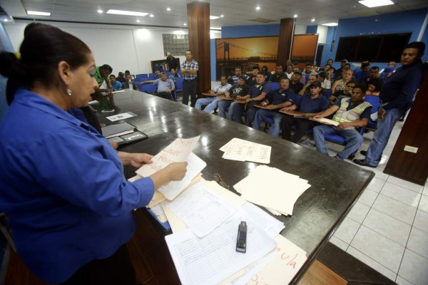 Empleados de la DGT permanecen en incertidumbre