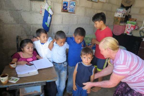 Joven brillante vence con esfuerzo su discapacidad