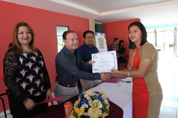 Comayagua es un modelo de formación no formal