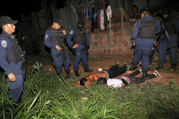 Intensa búsqueda de cadáver de policía