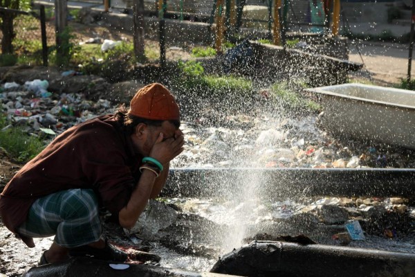 Ola de calor hace que gobierno de India prohíba cocinar durante el día