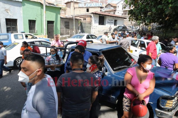 Llanto e impotencia: el asesinato de un taxista en el barrio La Hoya (Fotos)