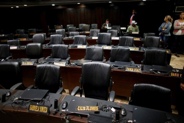 Constituyente adelanta de diciembre a octubre elecciones regionales en Venezuela