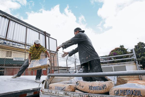 Comercio anuncia multas en contra de empresa cementera