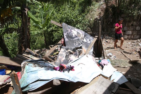 Lluvias cobran la vida de su madre: 'Media hora antes le dije que nos fuéramos de la casa”