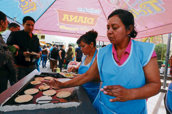 Sabor de la pupusa cautivó en recreovía