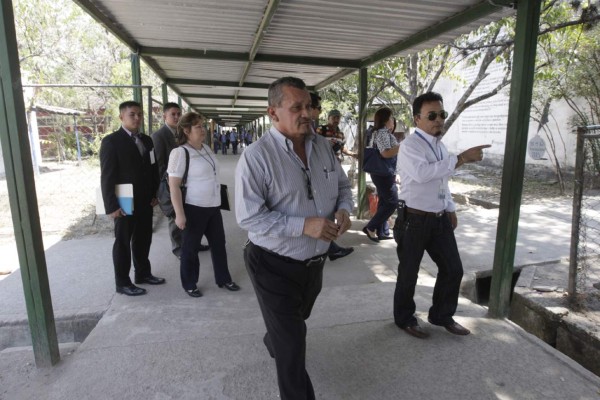 Comisión de Educación interviene el Saúl Zelaya