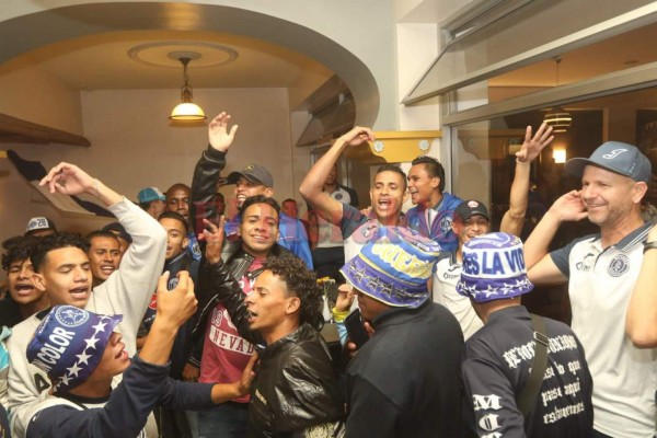 Aficionados motagüenses compartieron con los futbolistas previo a la final