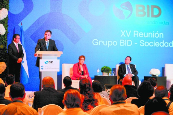 Estabilidad de los gobiernos depende de fortalecimiento de la transparencia