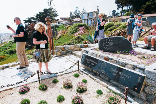 Neruda, novela sin final