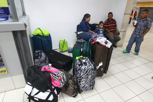 Lejanía del Palmerola preocupa a viajeros