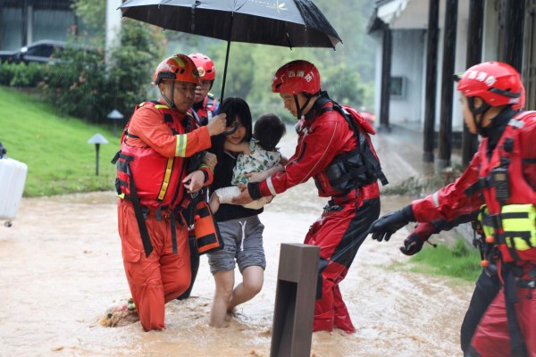 FOTOS: Devastadoras lluvias en China dejan muertos y desplazados