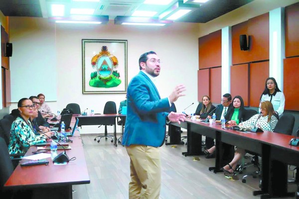 Congreso Nacional solo sesionó cinco días en octubre