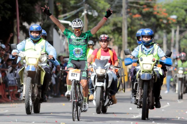 Guatemalteco Esdras Morales se corona campeón de la Quinta Vuelta Ciclística de EL HERALDO